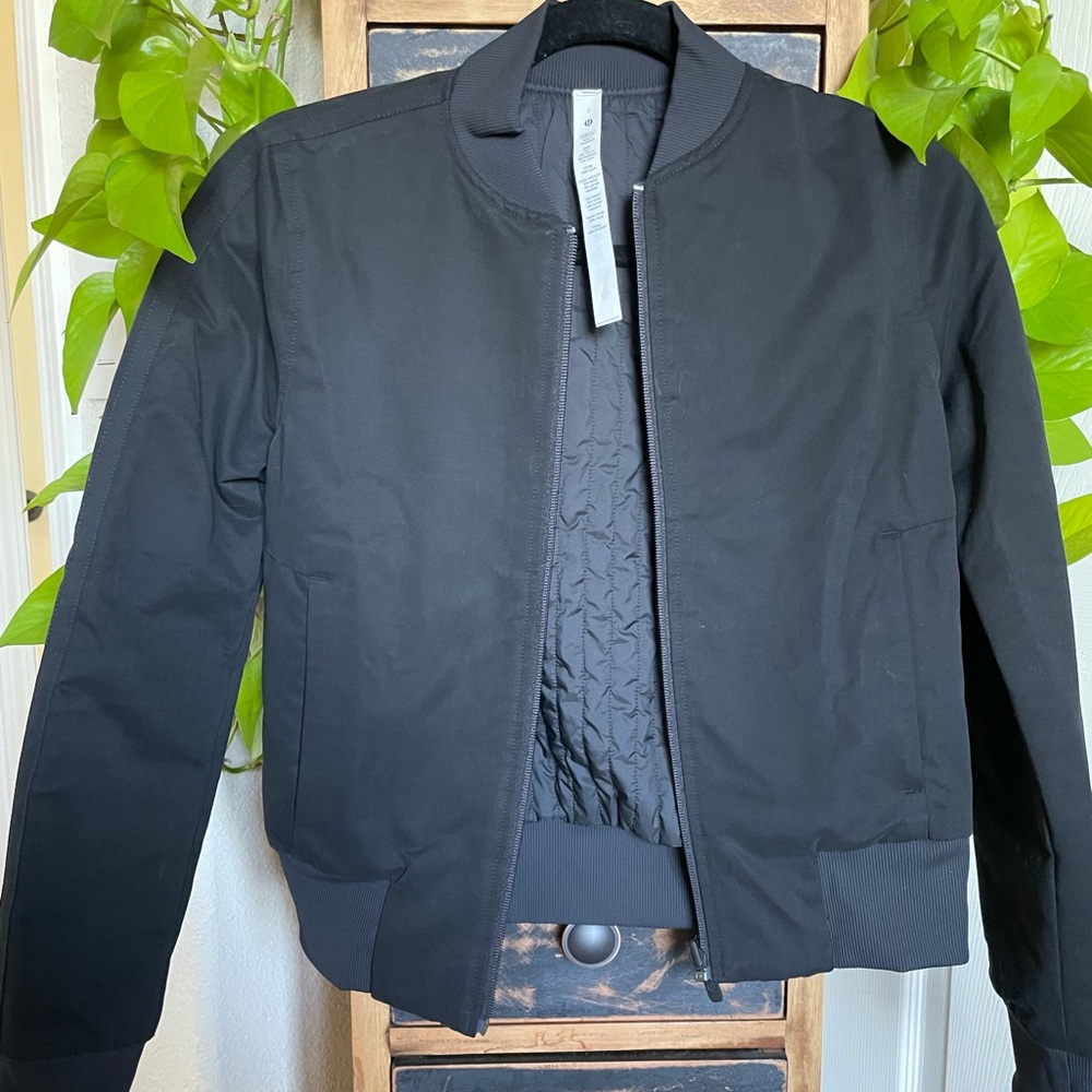 Lululemon brand new reversible bomber jacket. Size 2